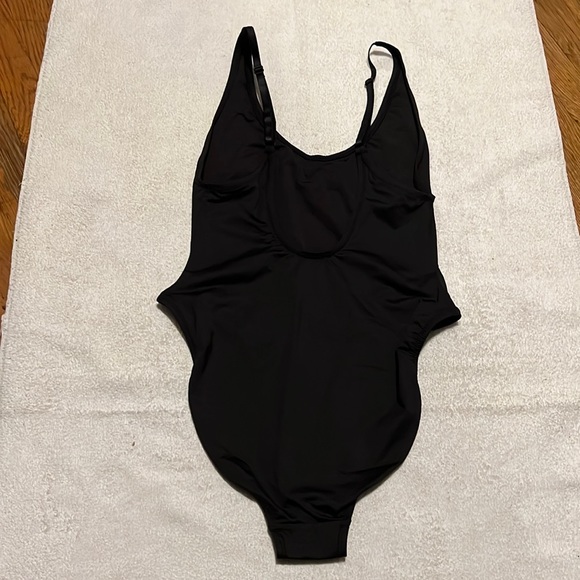 Skims Swim Scoop Neck One Piece Size M, Onyx - Picture 2 of 3